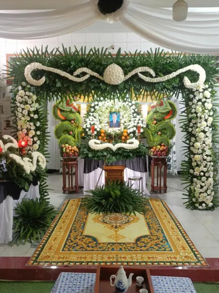 AN TÁNG LIÊN HOA