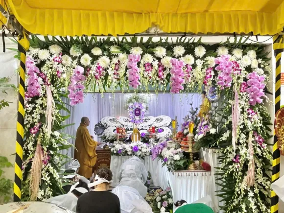 TRANG TRÍ GÓI VẠN PHƯỚC